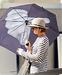 October_24_-_Leaving_a_meeting_in_LA_289429.jpg