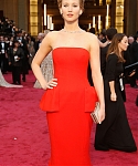 RED_March_2_-_At_the_86th_Academy_Awards_in_L_A_5BArrivals5D_286229.jpg