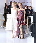 V_Nov17_-__Mockingjay_Part_1__Premiere_289129.jpg