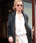 X_November_13_-_Arriving_at__Good_Morning_America__in_New_York_285129.jpg