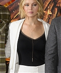 X_November_9_-_Attend_a_photocall_for___The_Hunger_Games_Mockingjay_Part_1___in_London_2811429.jpg