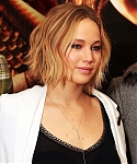 X_November_9_-_Attend_a_photocall_for___The_Hunger_Games_Mockingjay_Part_1___in_London_282129.jpg