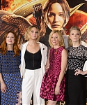X_November_9_-_Attend_a_photocall_for___The_Hunger_Games_Mockingjay_Part_1___in_London_283429.jpg