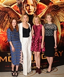 X_November_9_-_Attend_a_photocall_for___The_Hunger_Games_Mockingjay_Part_1___in_London_286329.jpg