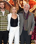 X_November_9_-_Attend_a_photocall_for___The_Hunger_Games_Mockingjay_Part_1___in_London_287529.jpg
