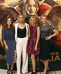 X_November_9_-_Attend_a_photocall_for___The_Hunger_Games_Mockingjay_Part_1___in_London_288429.jpg