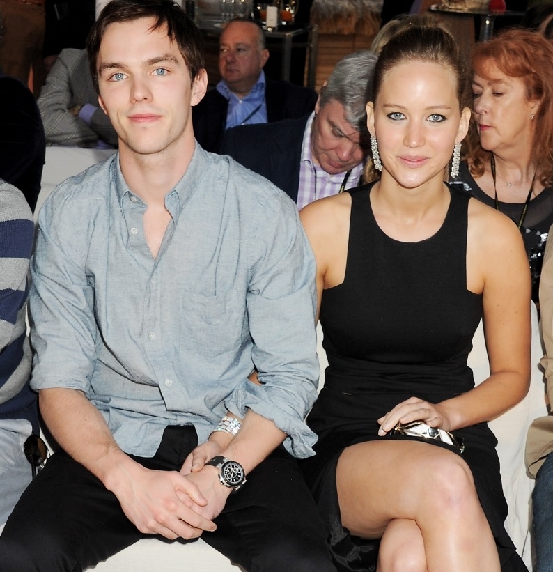 jennifer-lawrence-nicholas-hoult-1024x867