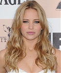 Jennifer_Lawrence_looking_beautiful_in_a_white_dress_at_the_Film_Independent_Spirit_Awards_001.jpg