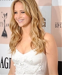 Jennifer_Lawrence_looking_beautiful_in_a_white_dress_at_the_Film_Independent_Spirit_Awards_036.jpg