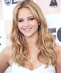 Jennifer_Lawrence_looking_beautiful_in_a_white_dress_at_the_Film_Independent_Spirit_Awards_040.jpg