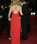 Jennifer_Lawrence_attending_the_2011_Academy_Awards_in_a_smoking_hot_red_dress_54.jpg