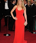 Jennifer_Lawrence_attending_the_2011_Academy_Awards_in_a_smoking_hot_red_dress_57.jpg