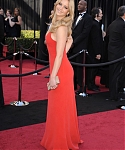 Jennifer_Lawrence_attending_the_2011_Academy_Awards_in_a_smoking_hot_red_dress_MQ_12.jpg