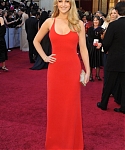 Jennifer_Lawrence_attending_the_2011_Academy_Awards_in_a_smoking_hot_red_dress_MQ_27.jpg
