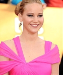 Jennifer_Lawrence_attending_the_17th_Annual_Screen_Actors_Guild_Awards_092.jpg