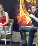 Jennifer_Lawrence_attending_the_Mexico_press_conference_promotion_for_The_Hunger_Games_11.jpg