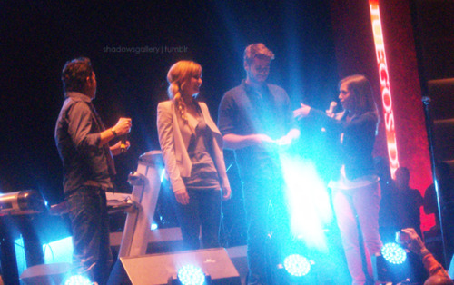 Jennifer Lawrence and Liam Hemsworth together at The Hunger Games rally at Six Flags in Mexico City!
