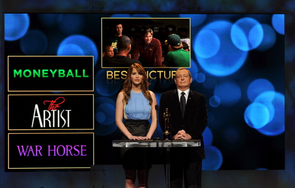 Jennifer_Lawrence_presenting_the_2011_Oscar_nominees_20.jpg