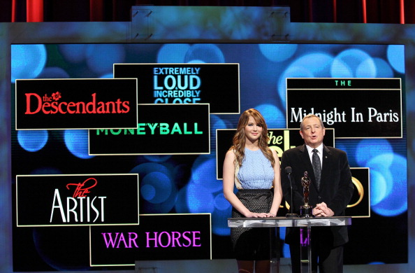 Jennifer_Lawrence_presenting_the_2011_Oscar_nominees_49.jpg