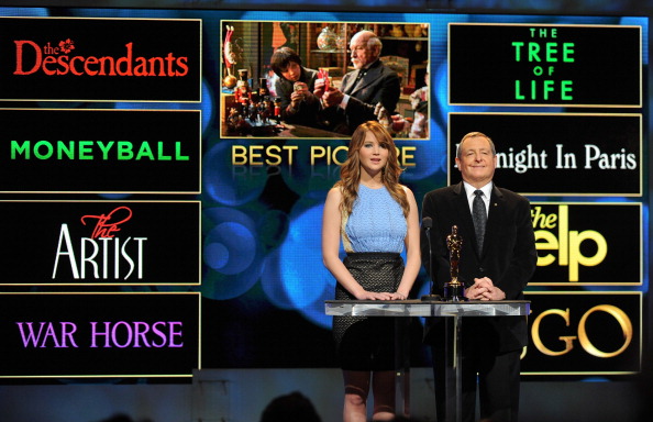 Jennifer_Lawrence_presenting_the_2011_Oscar_nominees_60.jpg