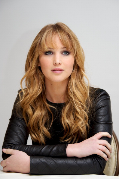 Jennifer_Lawrence_attending_The_Hunger_Games_press_conference_in_Beverly_Hills_04.jpg