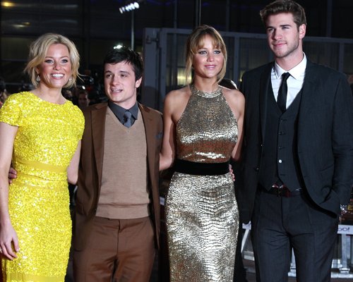 Beautiful_Jennifer_Lawrence_in_a_Golden_dress_at_the_London_premiere_of_The_Hunger_Games_020.jpg