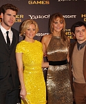 Beautiful_Jennifer_Lawrence_in_a_Golden_dress_at_the_London_premiere_of_The_Hunger_Games_029.jpg