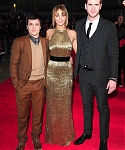 Jennifer_Lawrence_at_the_London_premiere_of_The_Hunger_Games_begging_for_an_Oscar_in_a_gold_dress_028.jpg