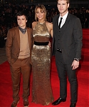 Jennifer_Lawrence_at_the_London_premiere_of_The_Hunger_Games_begging_for_an_Oscar_in_a_gold_dress_030.jpg