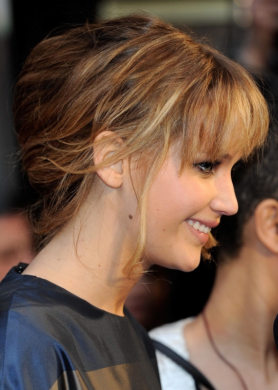 Jennifer Lawrence side shot photo!
