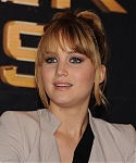 Jennifer_Lawrence_promoting_The_Hunger_Games_mall_promotion_tour_32.jpg