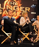 Jennifer_Lawrence_promoting_The_Hunger_Games_mall_promotion_tour_39.jpg