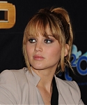 Jennifer_Lawrence_promoting_The_Hunger_Games_mall_promotion_tour_46.jpg