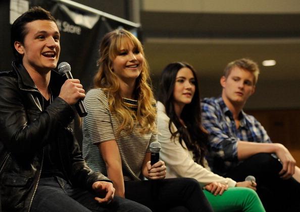 Jennifer Lawrence (Katniss Everdeen), Josh Hutcherson (Peeta), Jacqueline Emerson (Foxface), Amandla Stenberg (Rue), Isabelle Fuhrman (Clove) and Alexander Ludwig (Cato) attended <em>The Hunger Games</em> National Mall Tour fan event at the Mall of America in Minnesota.
