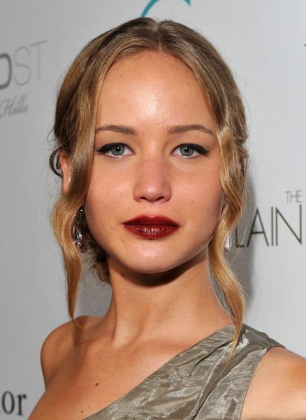 mq_September_14_-_The_Burning_Plain_Premiere_in_Los_Angeles_283629.jpg