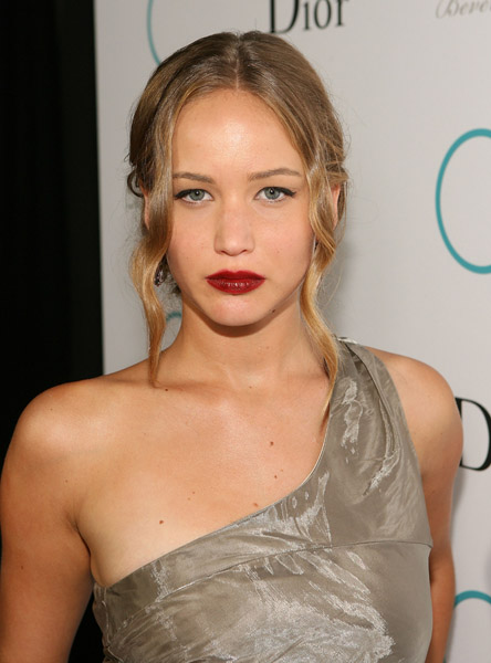 mq_September_14_-_The_Burning_Plain_Premiere_in_Los_Angeles_285529.jpg