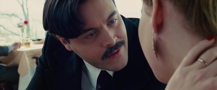 American_Hustle_2013_28196429.jpg