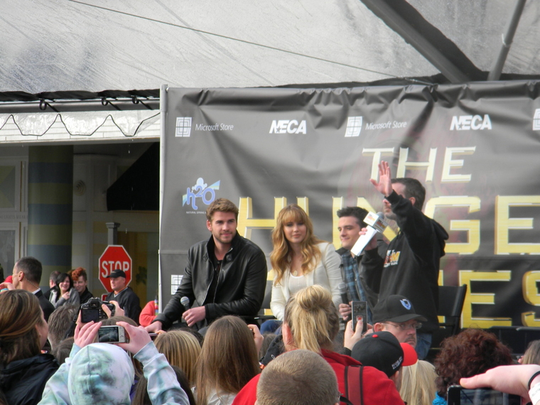 March_10_-_The_Hunger_Games_Mall_Tour_in_Seattle_283929.jpg