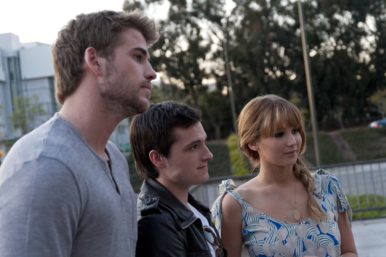 March_3_-_The_Hunger_Games_Mall_Tour_in_L_281129.jpg