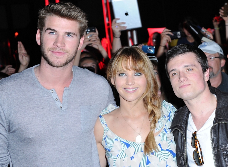 March_3_-_The_Hunger_Games_Mall_Tour_in_L_2812229.jpg