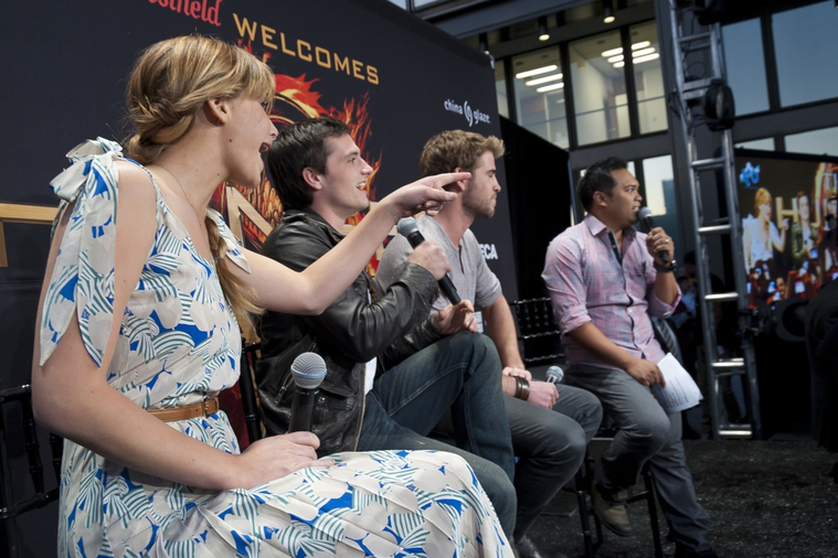 March_3_-_The_Hunger_Games_Mall_Tour_in_L_282029.jpg