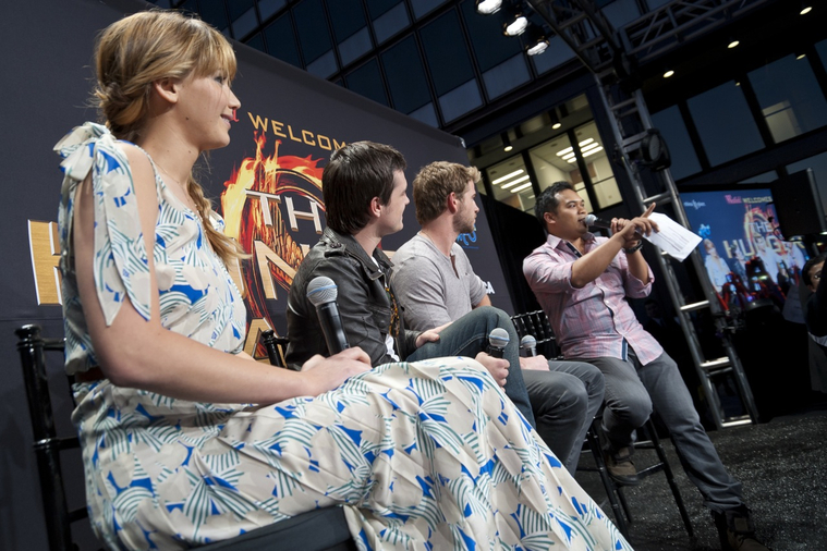 March_3_-_The_Hunger_Games_Mall_Tour_in_L_283629.jpg