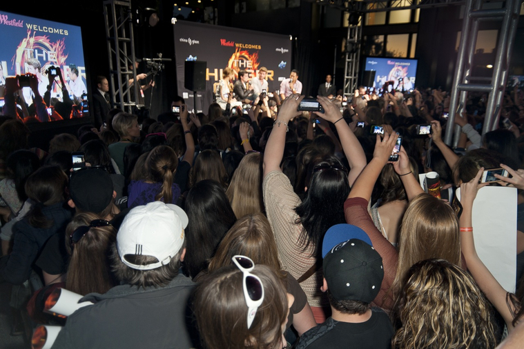 March_3_-_The_Hunger_Games_Mall_Tour_in_L_283829.jpg