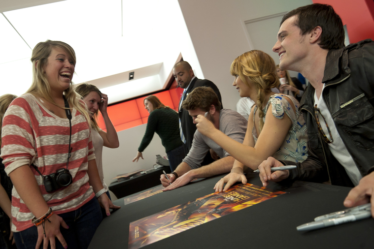 March_3_-_The_Hunger_Games_Mall_Tour_in_L_284429.jpg