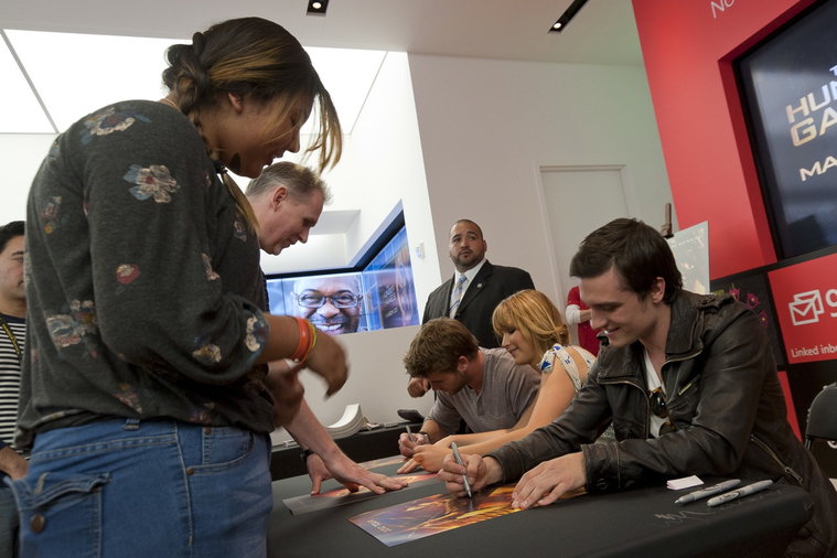 March_3_-_The_Hunger_Games_Mall_Tour_in_L_286629.jpg