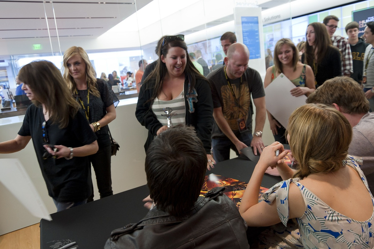 March_3_-_The_Hunger_Games_Mall_Tour_in_L_288929.jpg