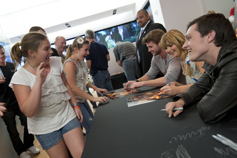 March_3_-_The_Hunger_Games_Mall_Tour_in_L_289829.jpg