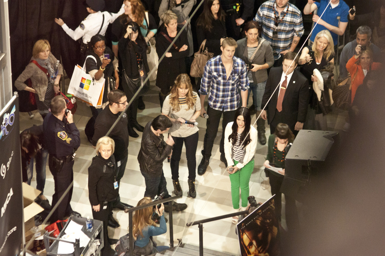 March_9_-_The_Hunger_Games_Mall_Tour_in_Minneapolis_281429.jpg