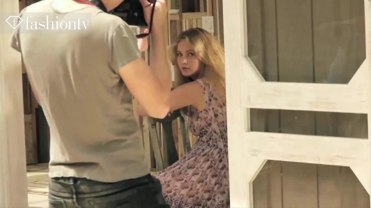 Marie_Claire_UK_28205029_5BBehind_the_Scenes5D.jpg