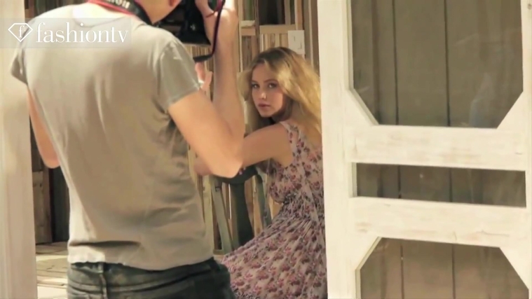 Marie_Claire_UK_28205729_5BBehind_the_Scenes5D.jpg